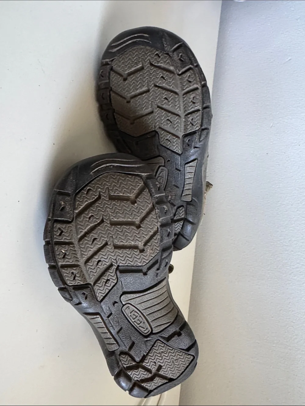 Keen Kids Closed-Toe Sandals in Olive/Tan with Red Accents